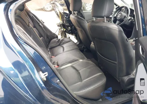 2018 Mazda Mazda3 Touring z USA, uszkodzony, nr VIN 3MZBN1V32JM230931